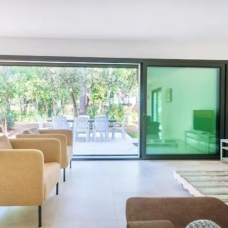 Far De Villa